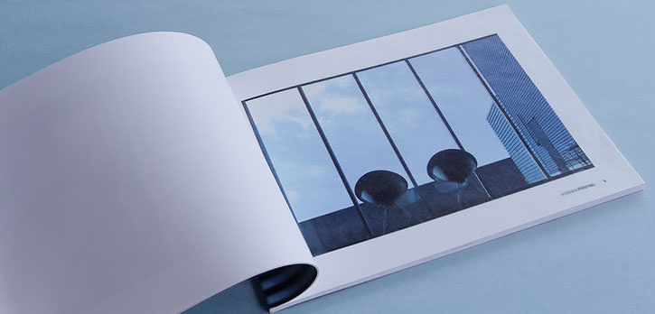 写真集での事例 重なりをデザインする 用紙 グラシン 薄紙印刷のスーパーライトプリント