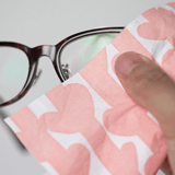 メガネが拭ける和紙懐紙（デザイン情報サイト[JDN]）
